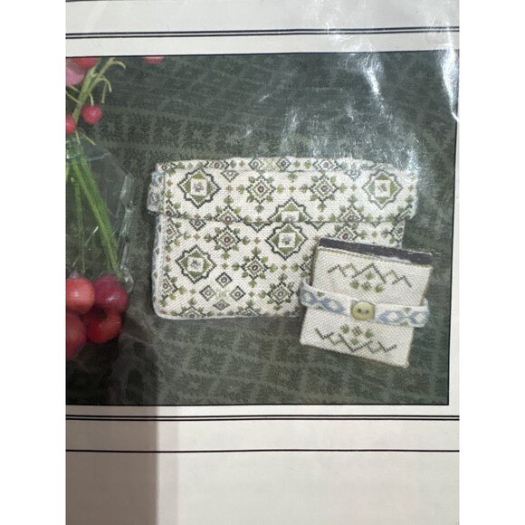 Mountain Flowers Purse & Accoutrements Cross‎ Stitch Kit - Picture 2 of 4